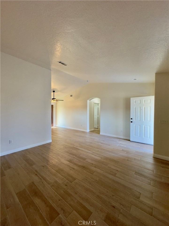 12401 Tesuque Rd - Photo 3 of 21