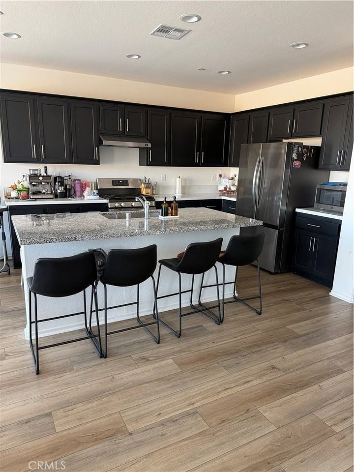 1976 Mercury Ave - Photo 4 of 6