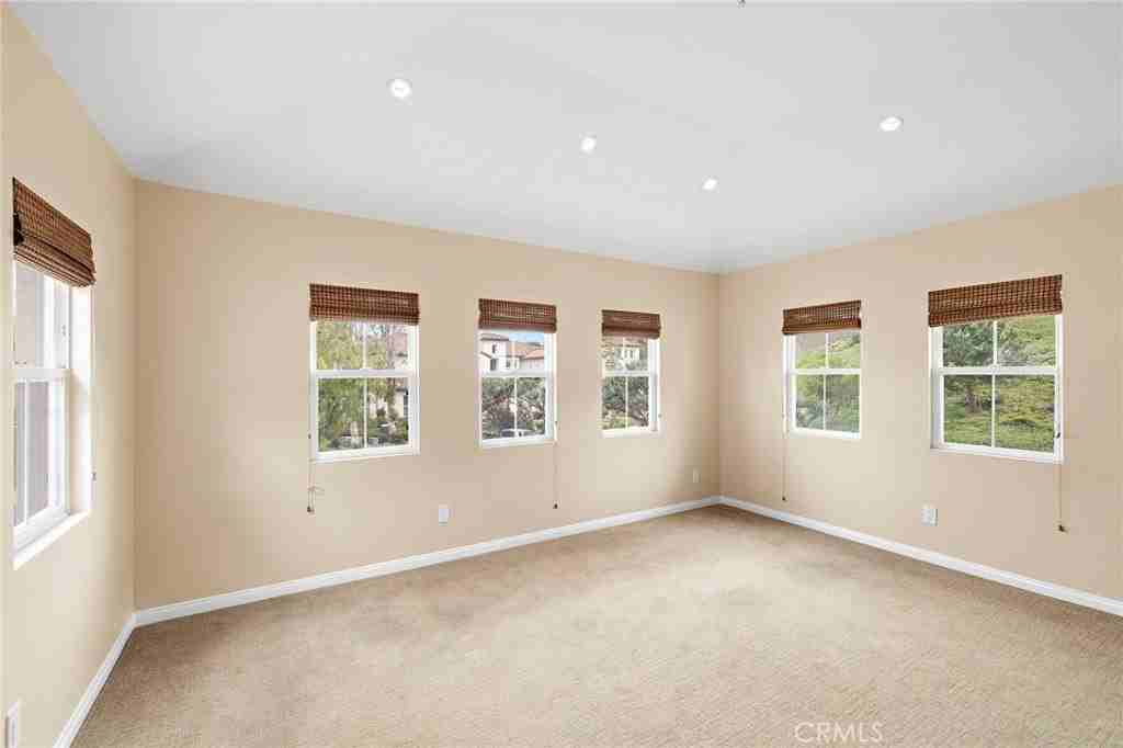 3 Tivoli Ct - Photo 7 of 30