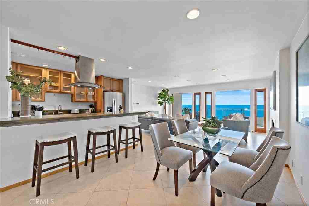 150 Cleo St #2 - Photo 5 of 33