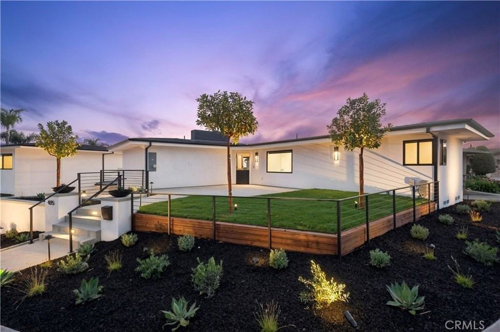 405 Serra Dr - Photo 2 of 34