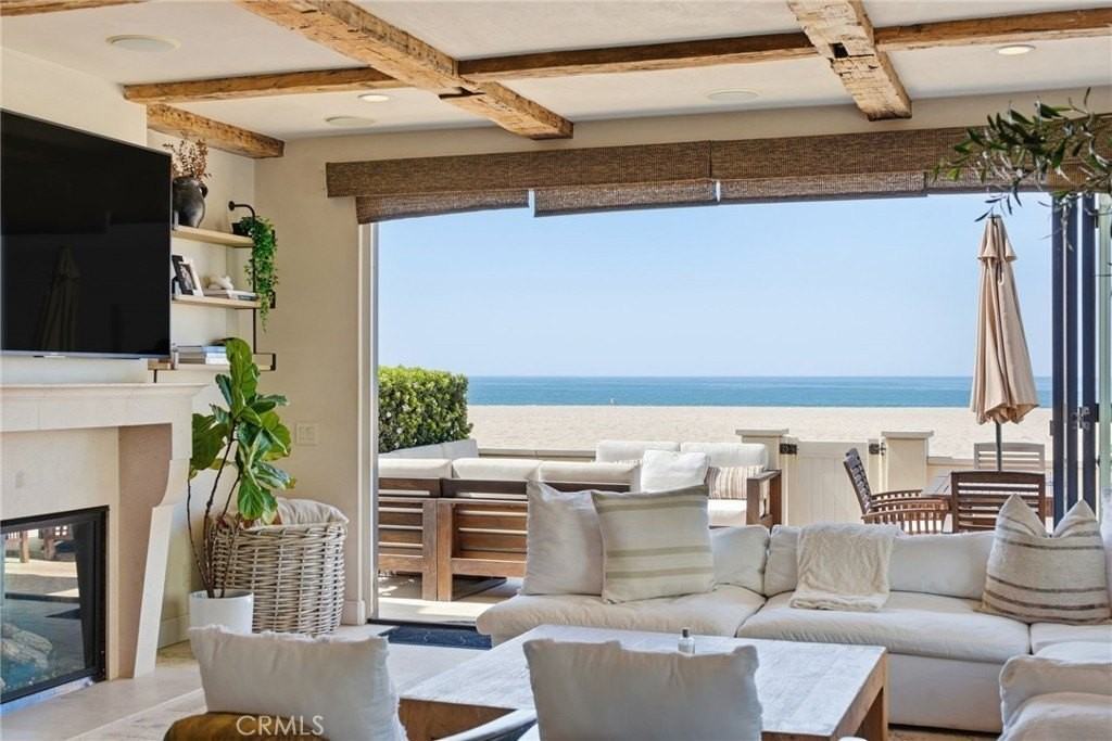 3715 Seashore Dr - Photo 5 of 42