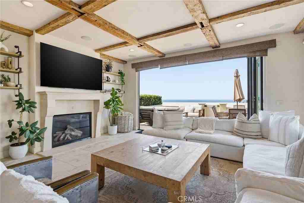 3715 Seashore Dr - Photo 6 of 42