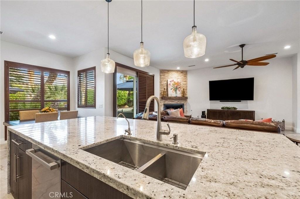 44450 Grand Canyon Ln - Photo 4 of 28