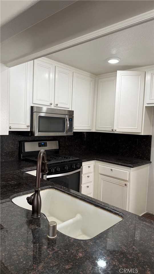 39 Willow Wind - Photo 5 of 9