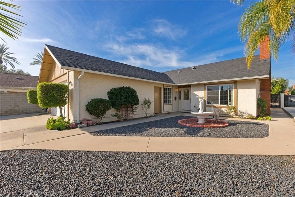 23551 Venisia - Photo 2 of 28