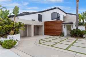 featured image of 715 Bayside Dr