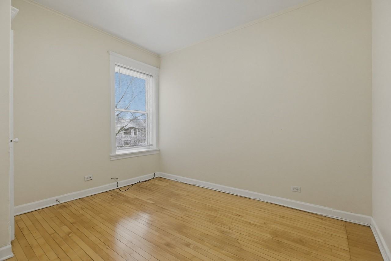 5122 N Kenmore Ave #3N - Photo 2 of 8