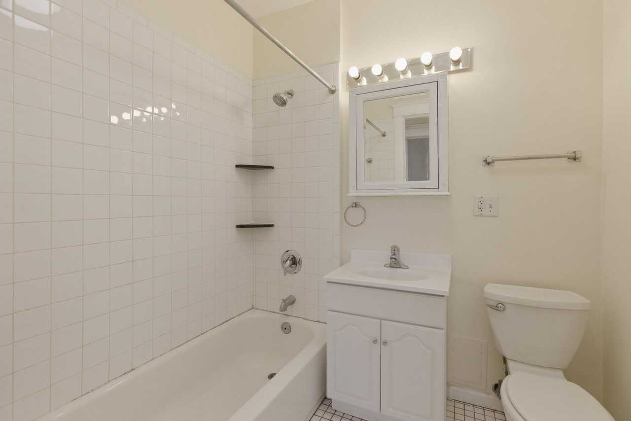 5122 N Kenmore Ave #3N - Photo 5 of 8