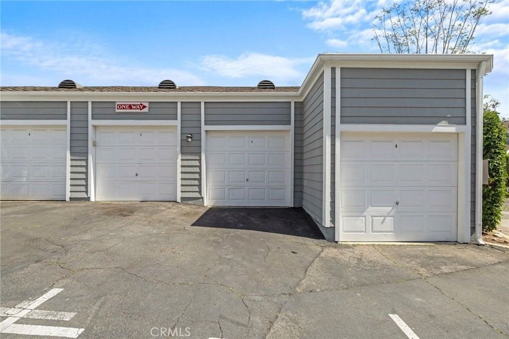 407 San Nicholas Ct - Photo 3 of 43