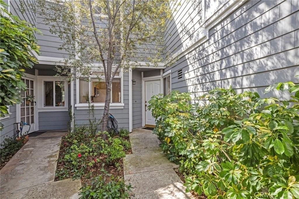 407 San Nicholas Ct - Photo 4 of 43