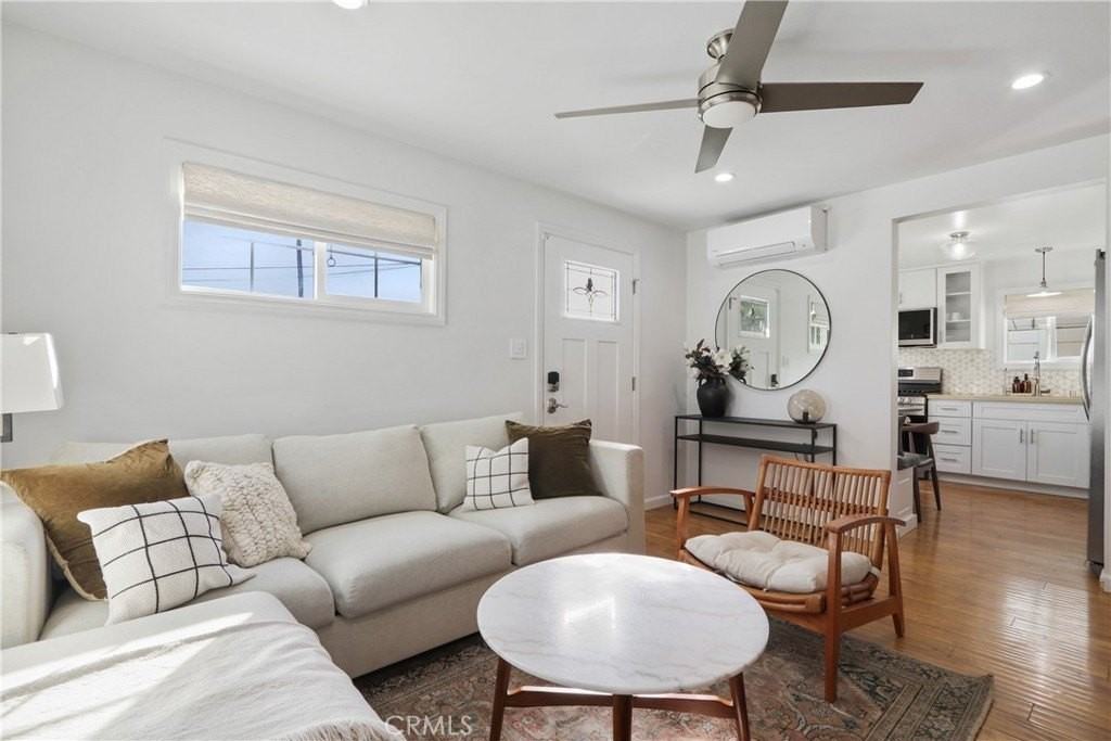 725 N Bandini St - Photo 4 of 15