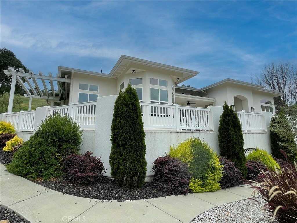 8560 Corriente Rd - Photo 2 of 50