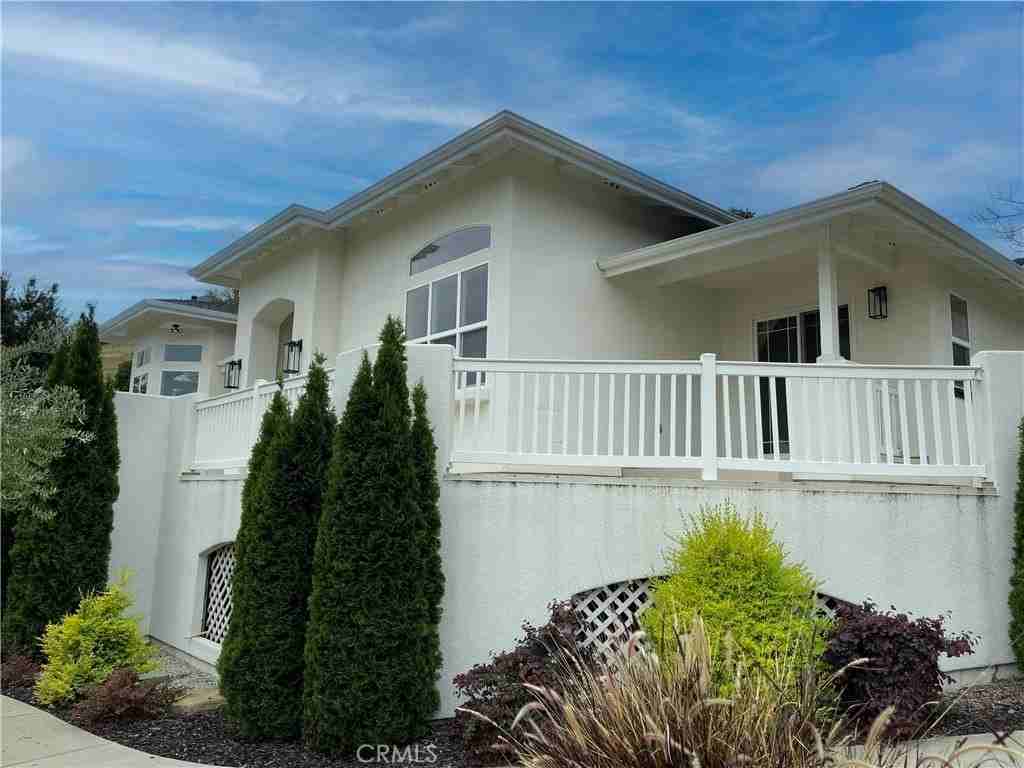 8560 Corriente Rd - Photo 3 of 50