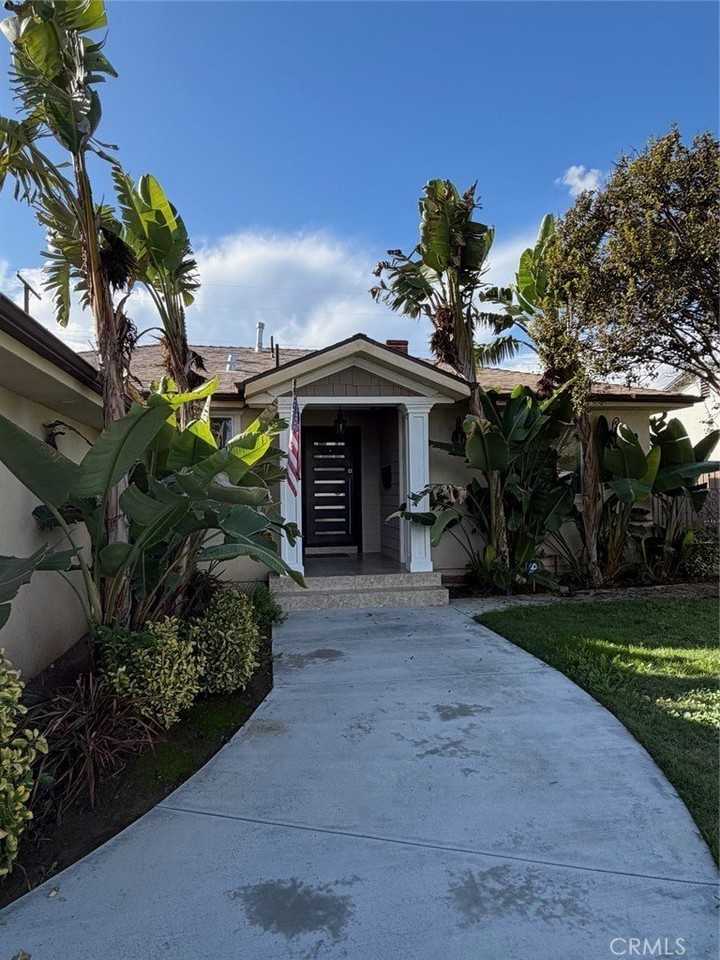 7459 Ruffner Ave - Photo 2 of 21