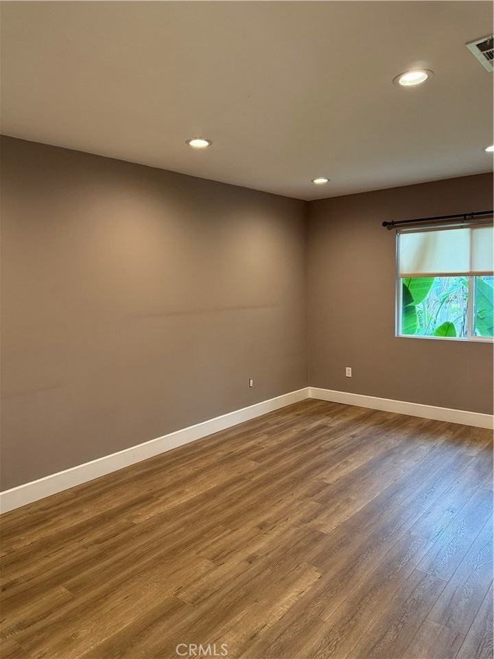 7459 Ruffner Ave - Photo 6 of 21