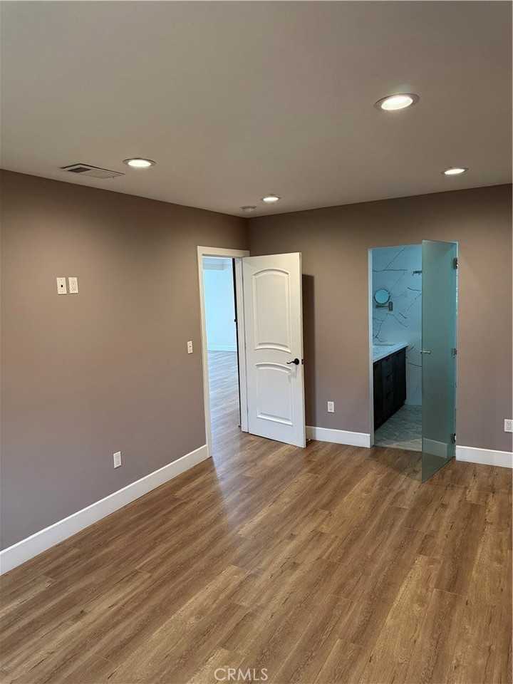 7459 Ruffner Ave - Photo 7 of 21