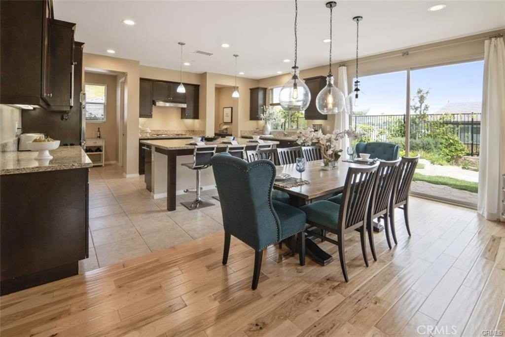 4944 Princess Dr - Photo 5 of 38