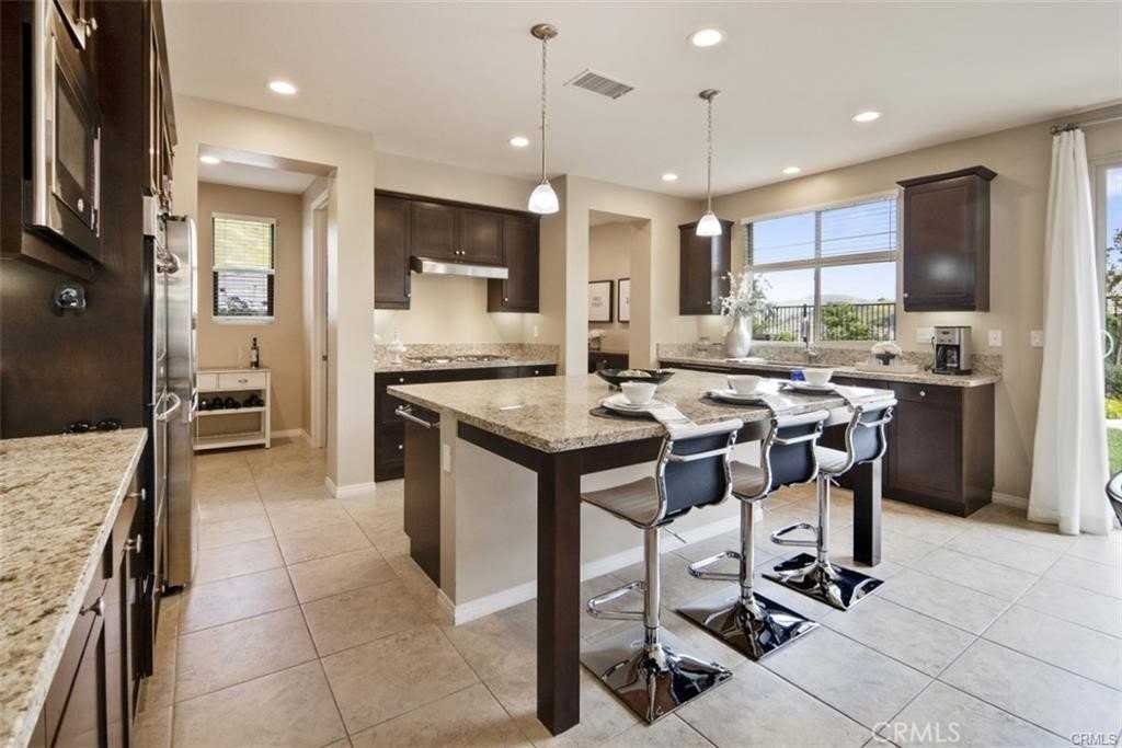 4944 Princess Dr - Photo 6 of 38