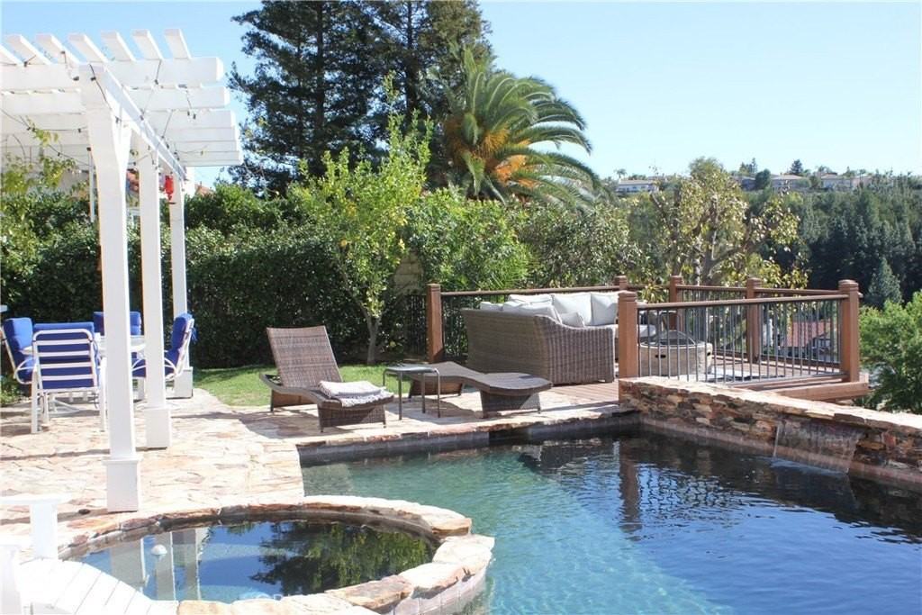 24574 Indian Hill Ln - Photo 4 of 14