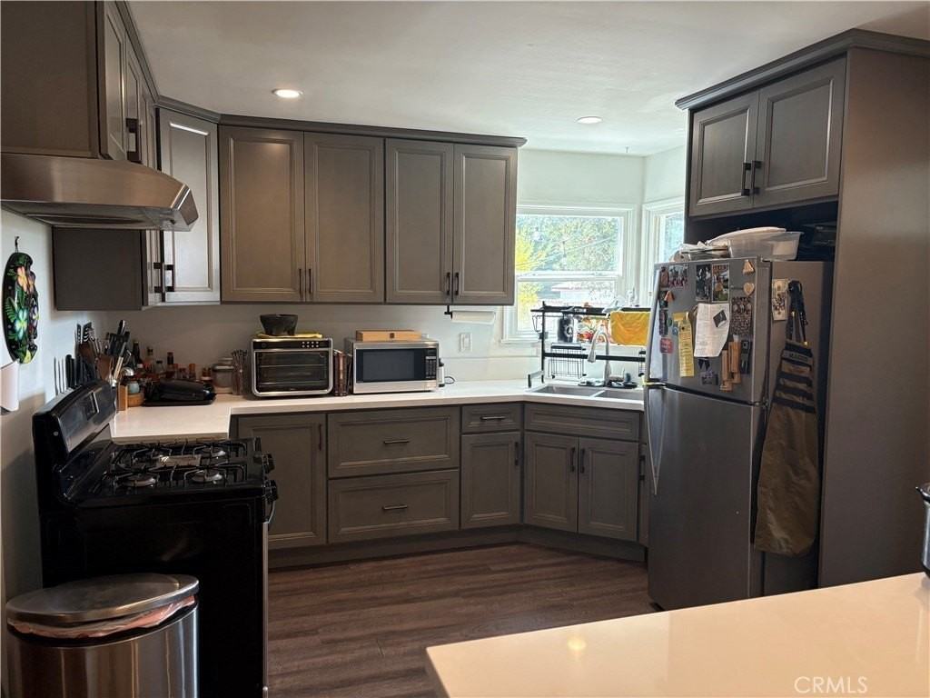 12917 Gladstone Ave - Photo 5 of 17