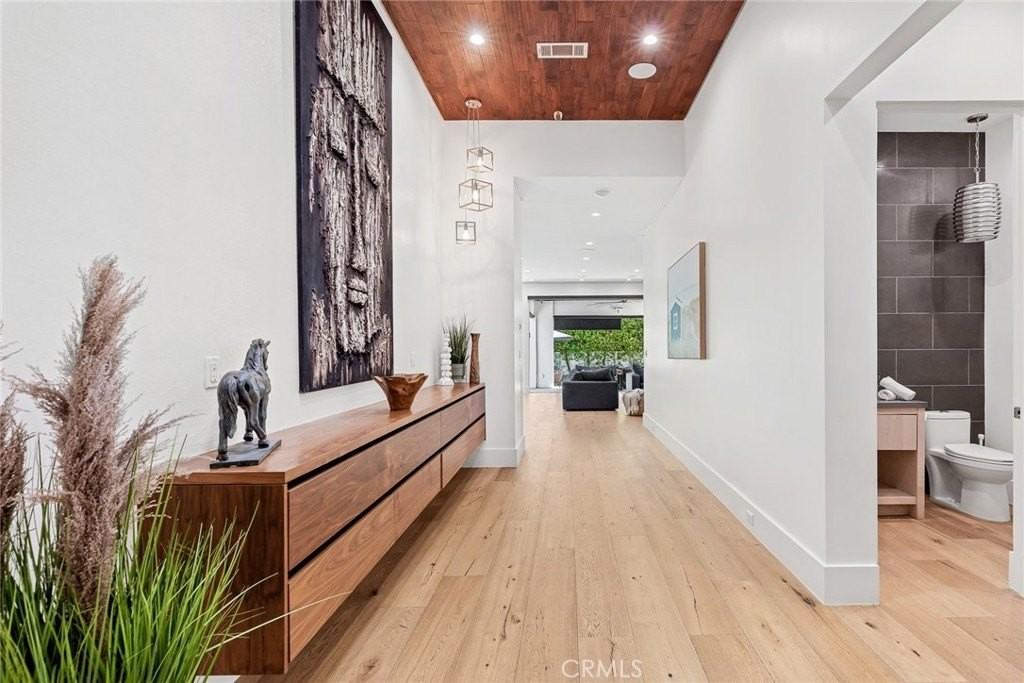 12606 Emelita St - Photo 6 of 50