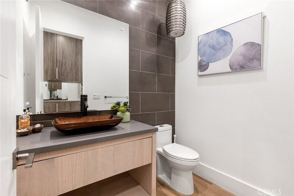 12606 Emelita St - Photo 7 of 50