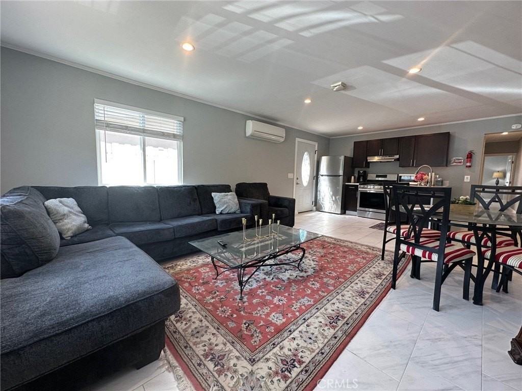 23003 Brenford St - Photo 7 of 26