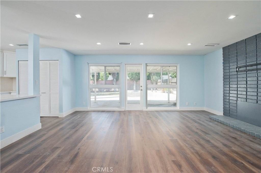 7429 Kentland Ave - Photo 5 of 23