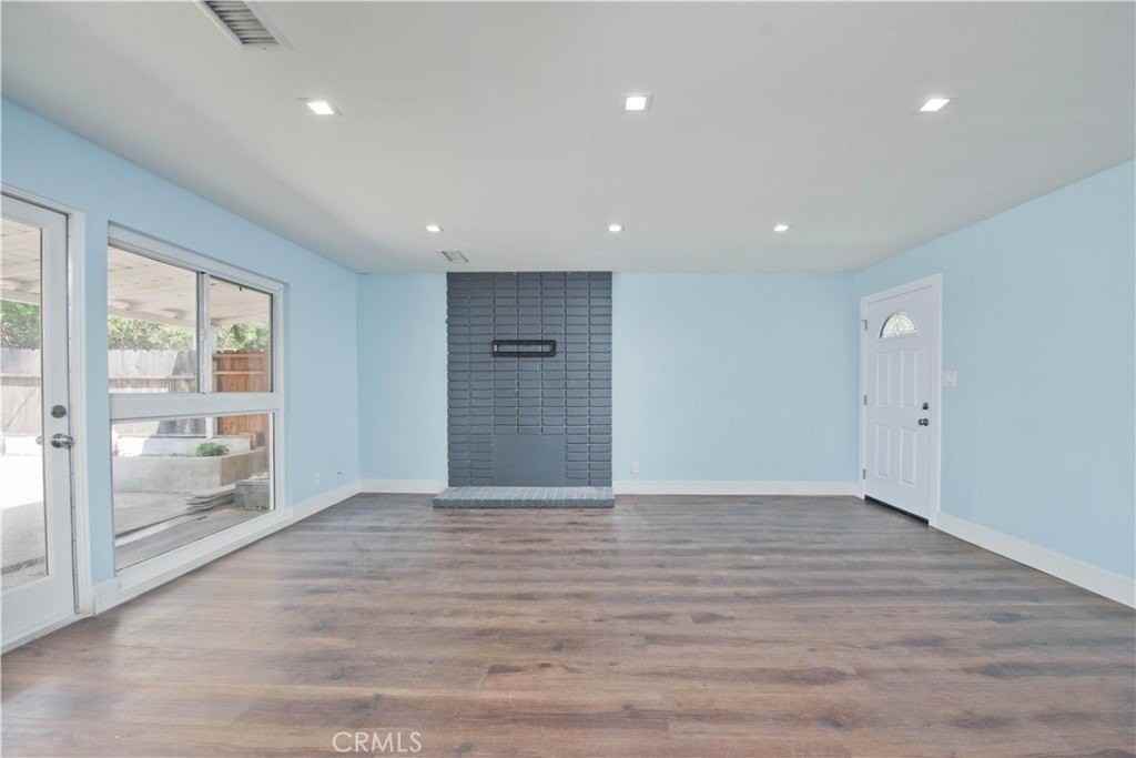 7429 Kentland Ave - Photo 6 of 23