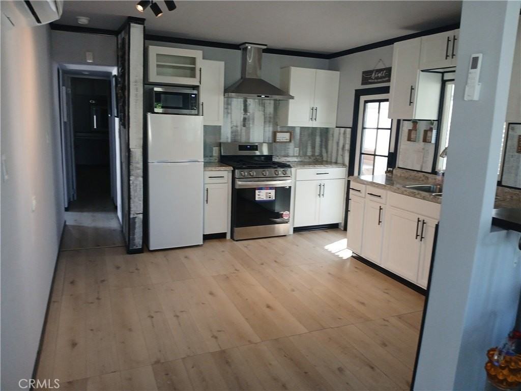 281 Santa Clara Cir - Photo 3 of 8