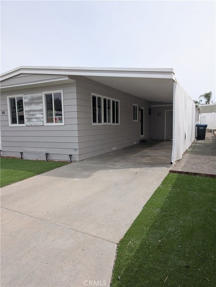 281 Santa Clara Cir - Photo 5 of 8