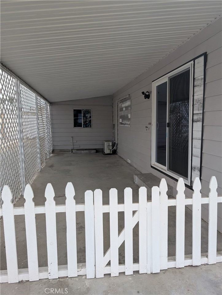 281 Santa Clara Cir - Photo 6 of 8