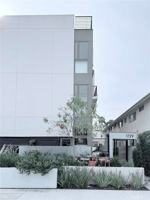 featured image of 1729 S Barrington Ave #3