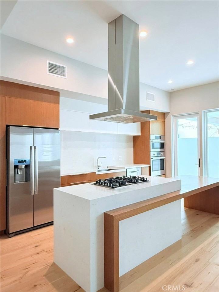 1729 S Barrington Ave #3 - Photo 5 of 19