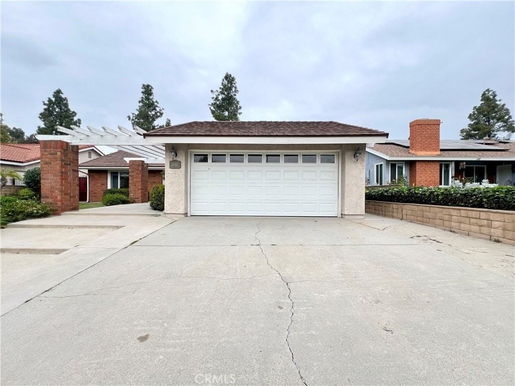 1545 Meadow Glen Rd - Photo 3 of 30