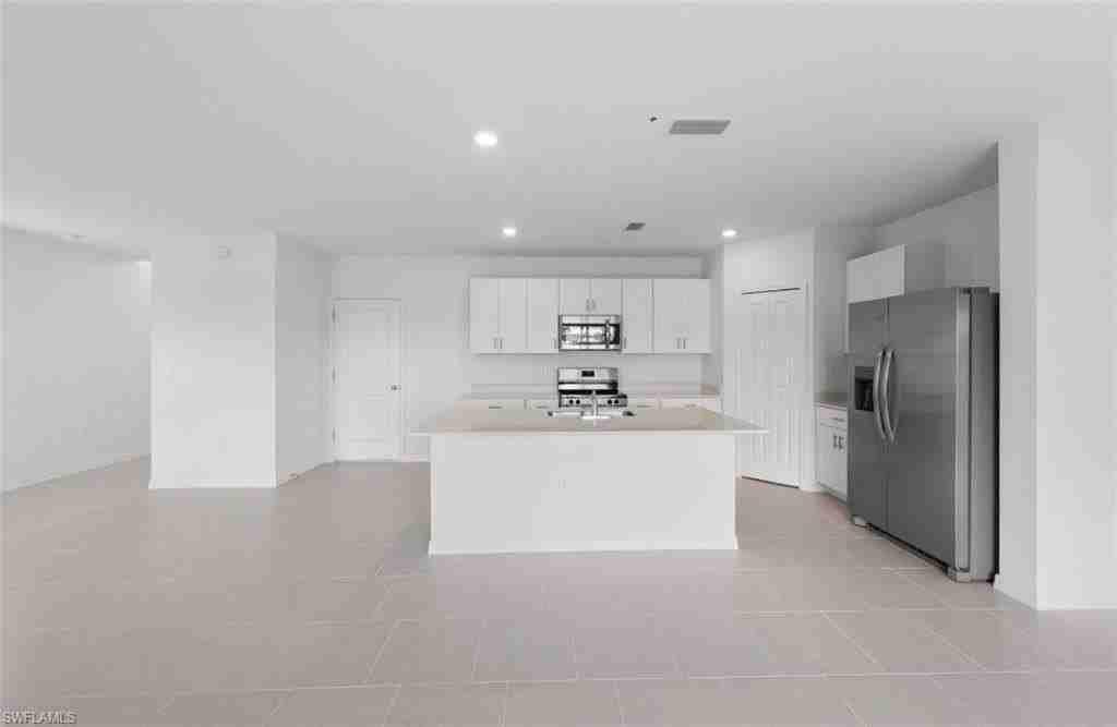 4106 Lattuca Ln - Photo 3 of 11