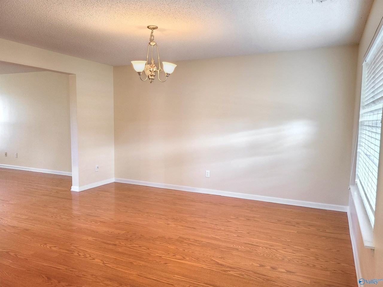 247 Brockton Dr - Photo 2 of 20