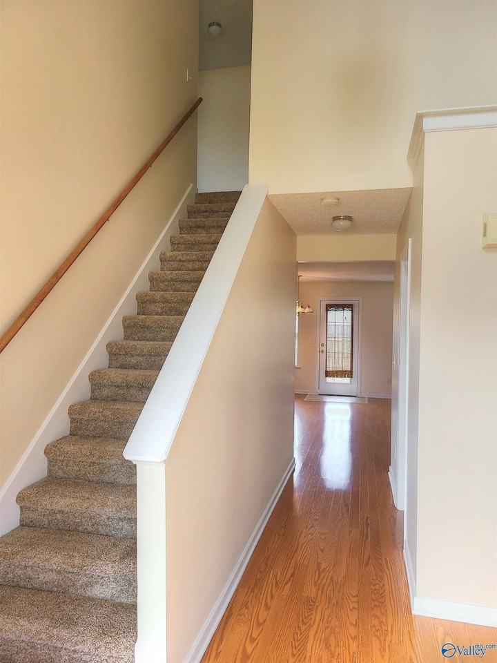 247 Brockton Dr - Photo 3 of 20