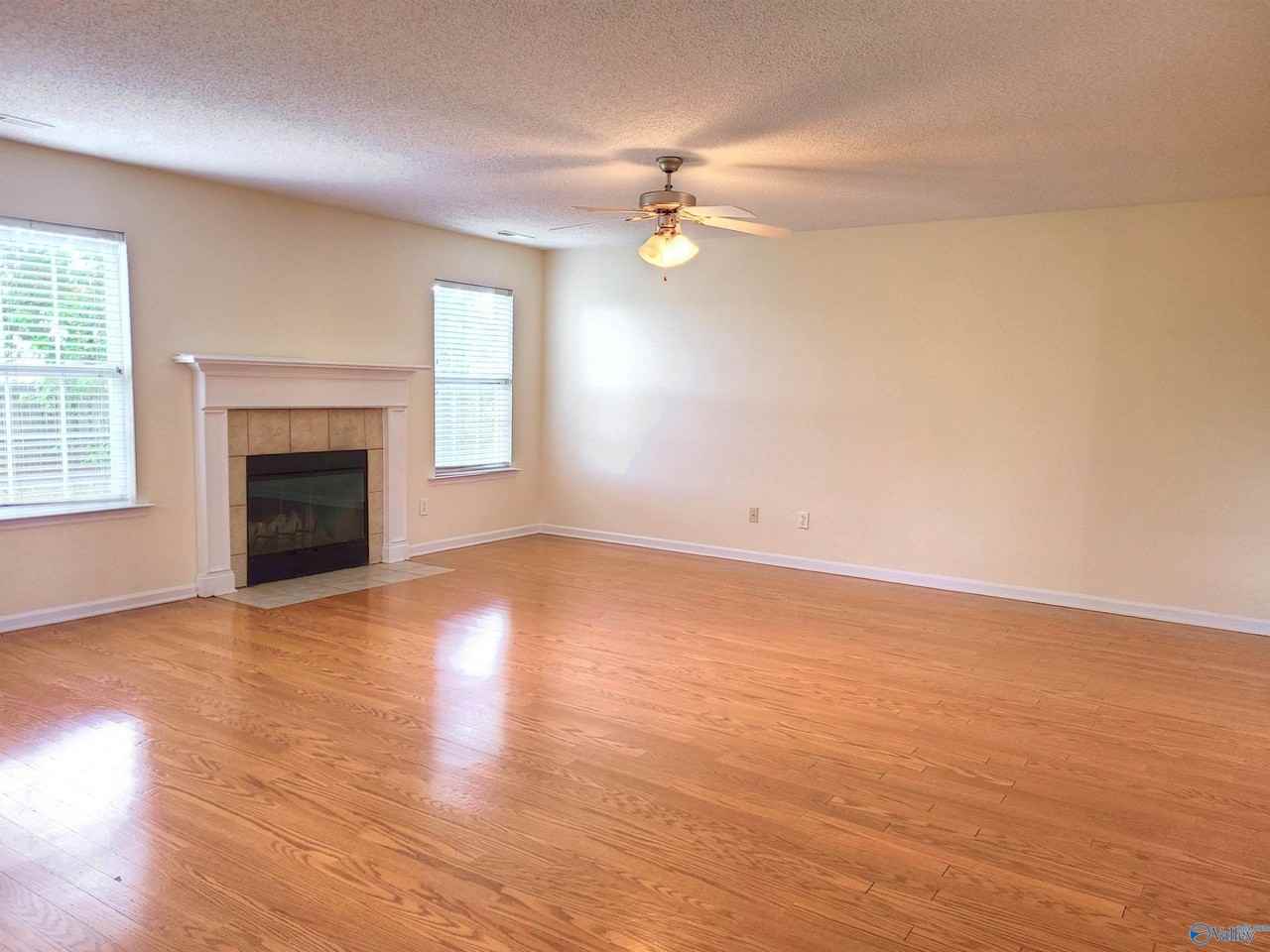 247 Brockton Dr - Photo 5 of 20