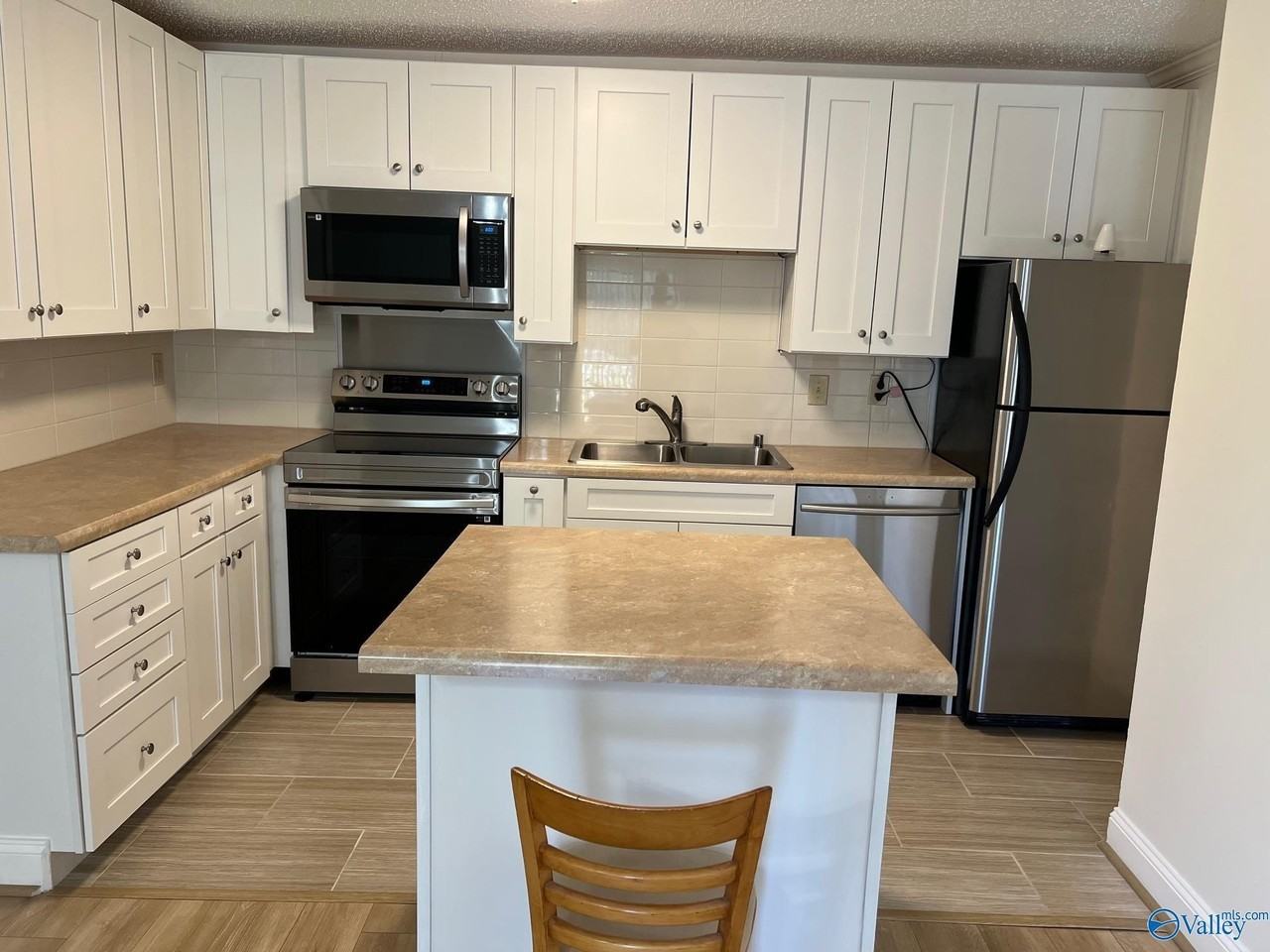 6620 Willow Pointe Nw Apt F - Photo 4 of 9