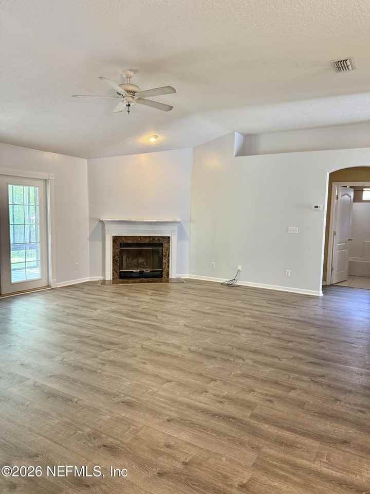 12255 Lake Fern Dr E - Photo 7 of 18