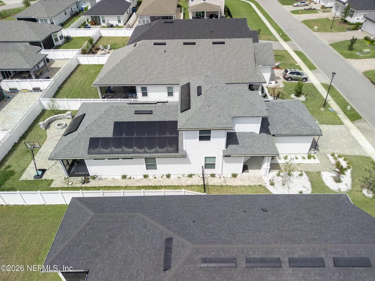 121 Newfield Way - Photo 2 of 43