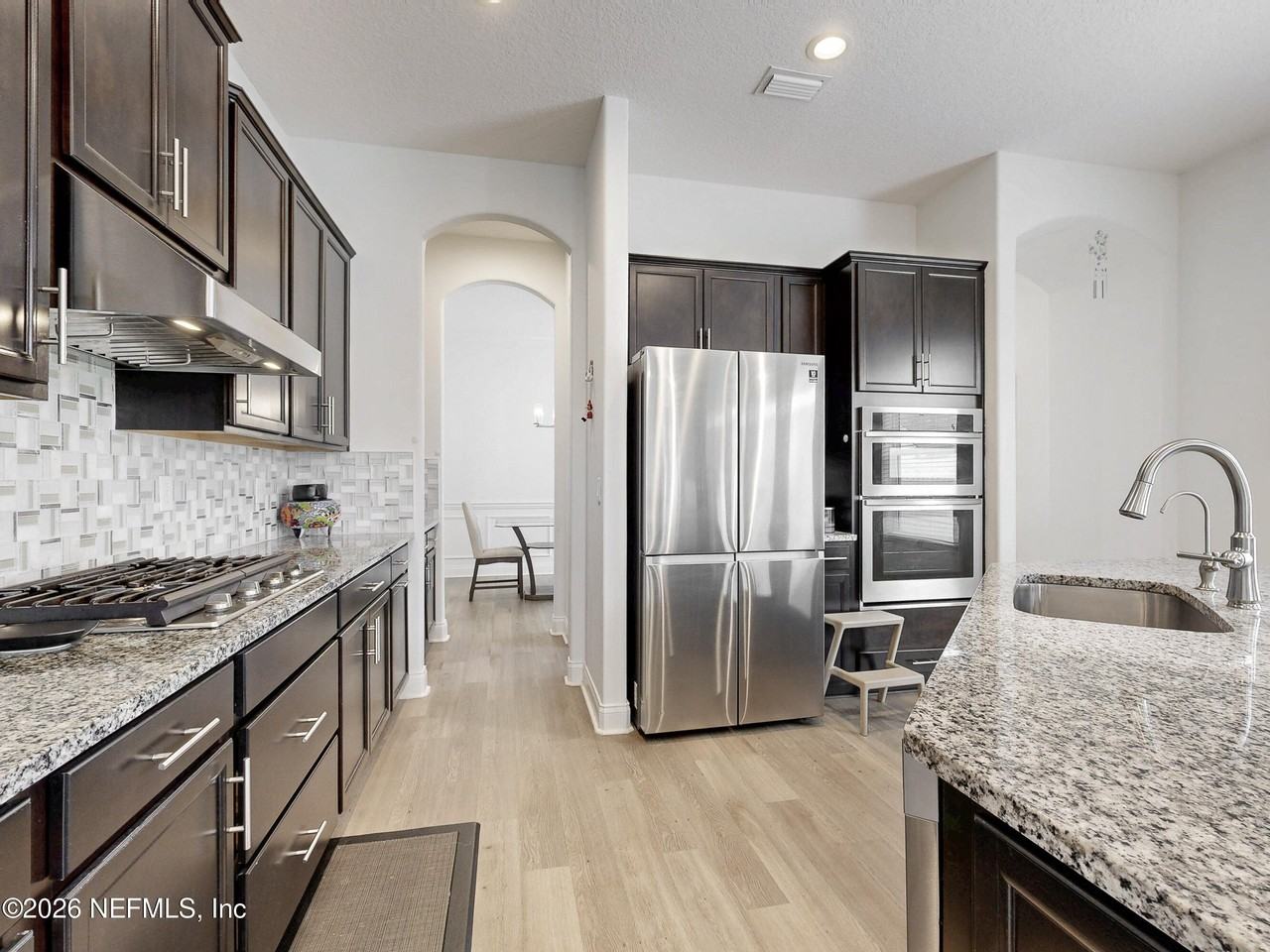 121 Newfield Way - Photo 5 of 43