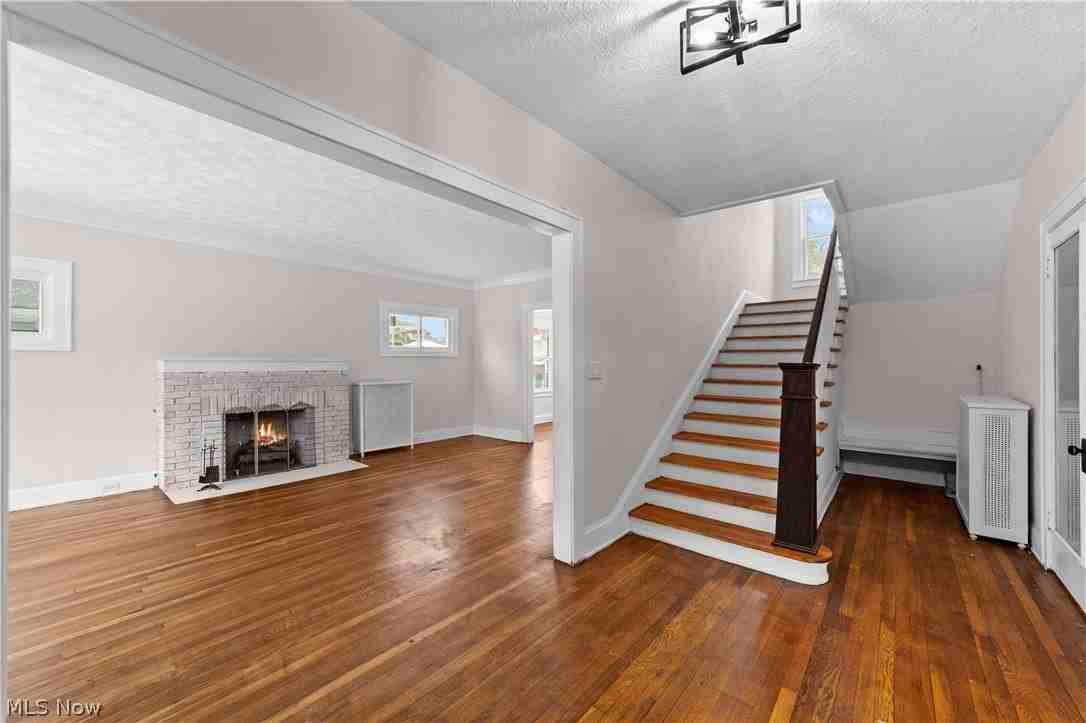 867 East Blvd - Photo 5 of 43