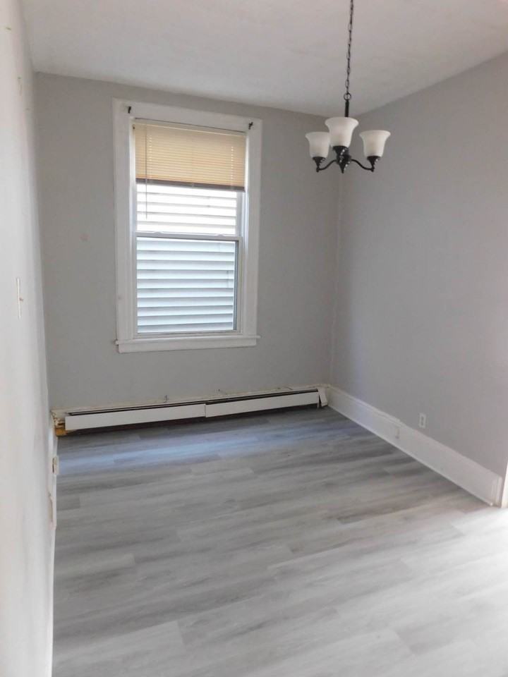 330 New York Ave - Photo 4 of 9