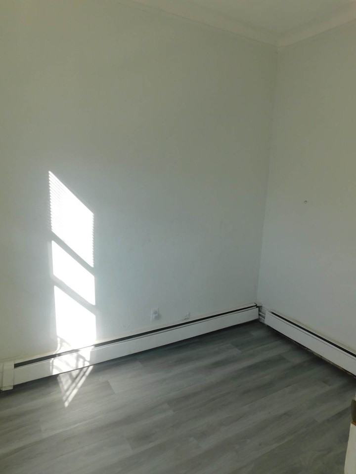 330 New York Ave - Photo 7 of 9