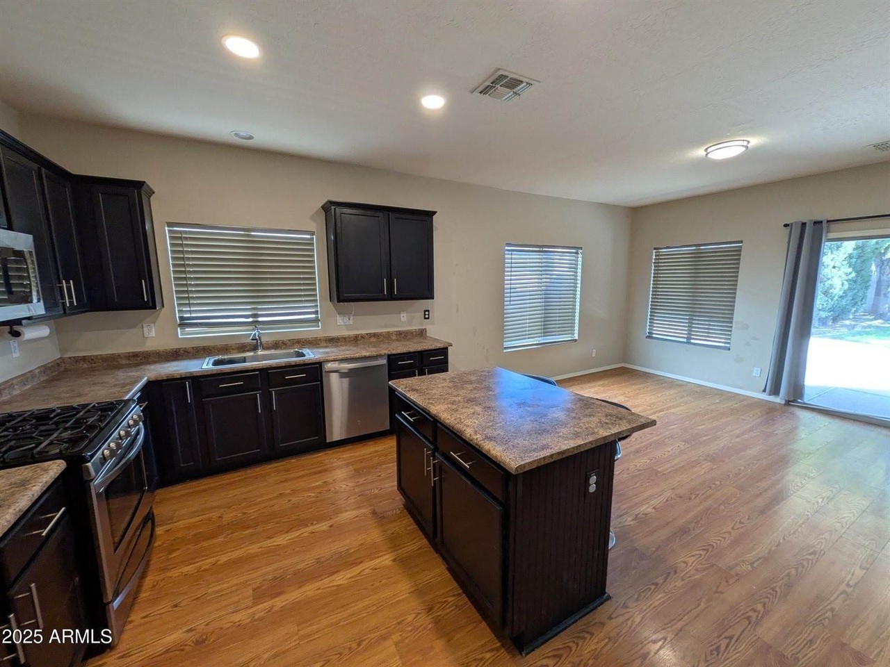 1459 E Megan Dr - Photo 2 of 24