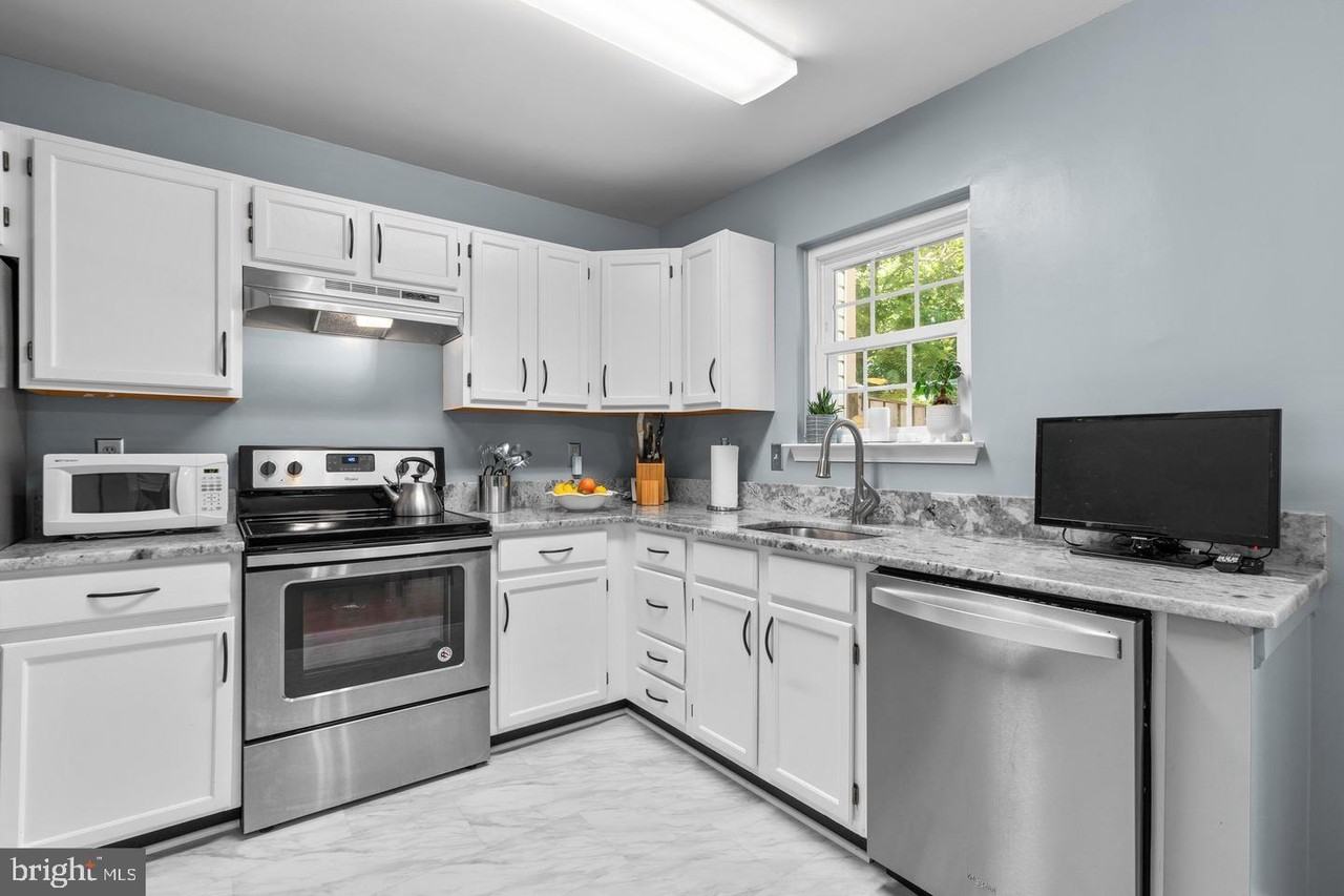2922 Strauss Ter #1 - Photo 3 of 14