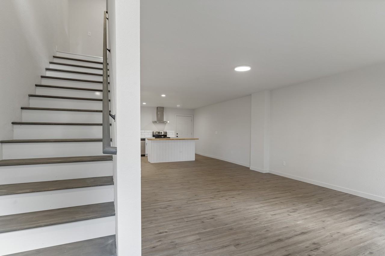 1990 Yew St Se #1990YEWST - Photo 2 of 13